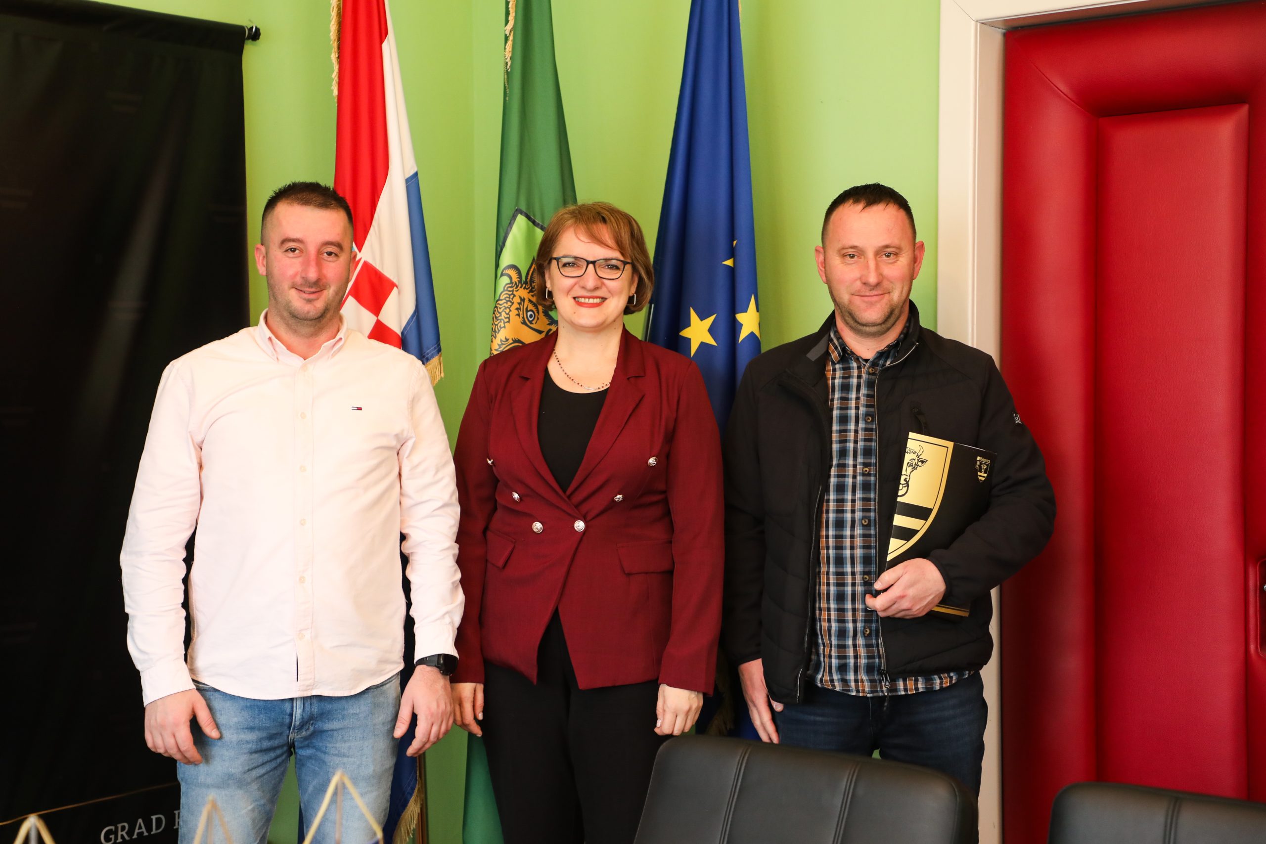 Potpisan još jedan ugovor za energetsku obnovu: ŠRC Gradac uskoro u novom ruhu