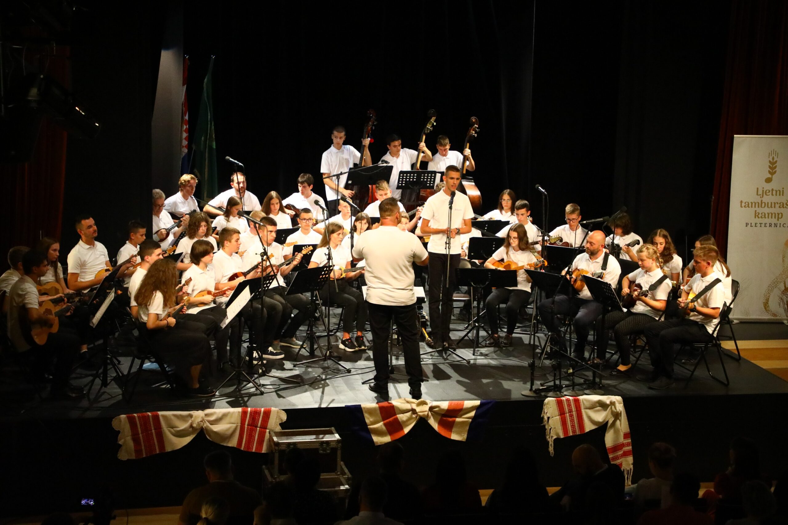 Čudesnim koncertom završen Tamburaški ljetni kamp: “Pleternica postaje Grad bećarca”