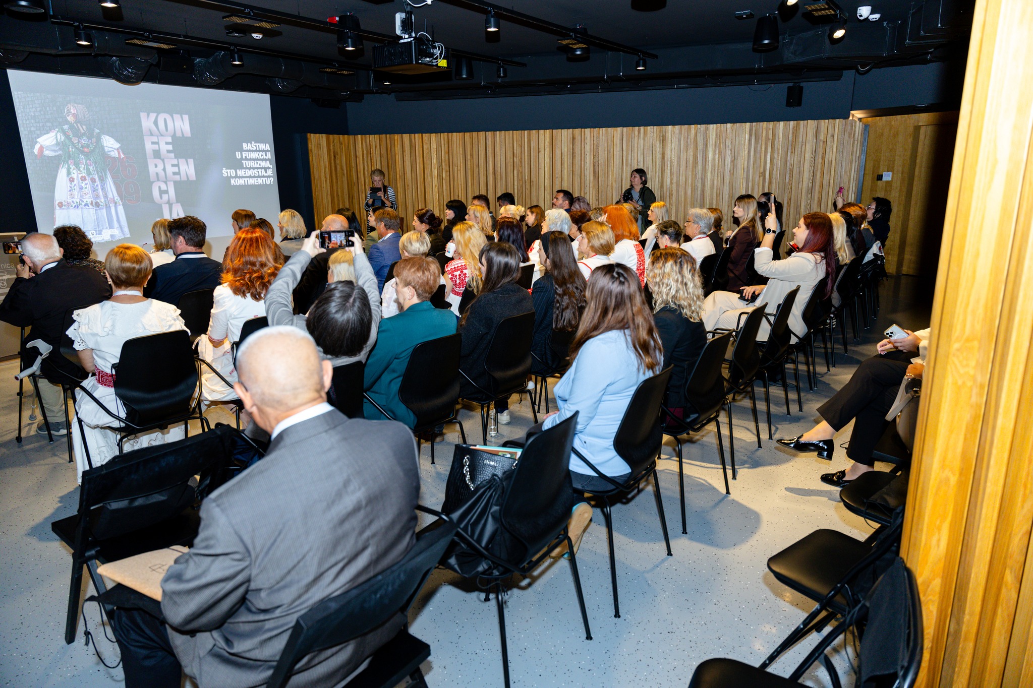 Više od 70 sudionika istaknulo svoj odgovor na pitanje “Što nedostaje kontinentu?”