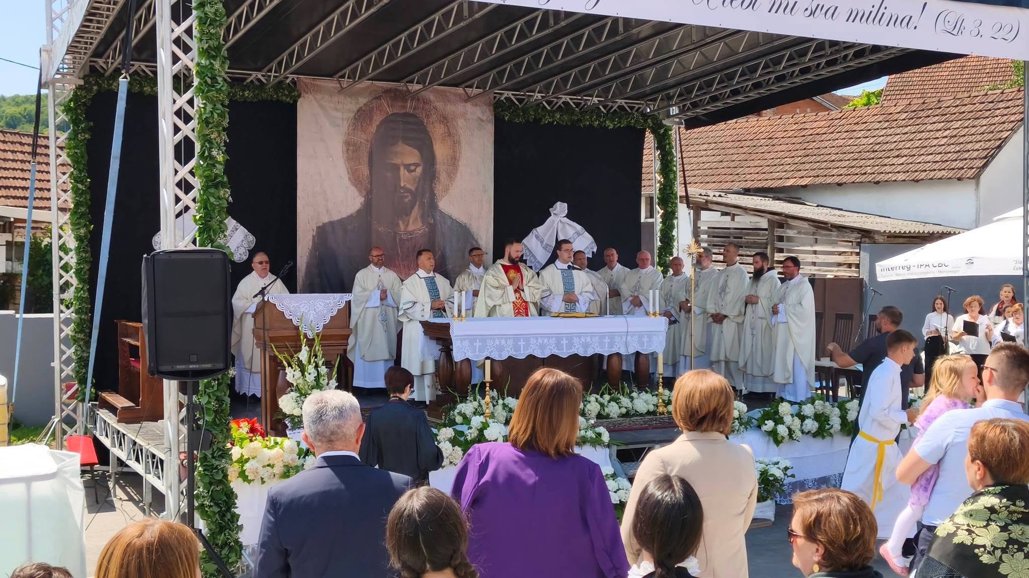 o. David Maria od Presvetog Srca Grbeš iz Blacka proslavio mladu misu u rodnoj Župi sv. Kuzme i Damjana u Kuzmici